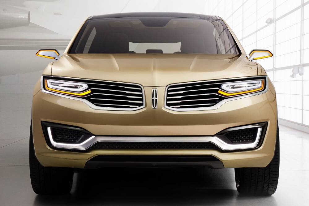 Comparison Lincoln MKX SUV 2015 vs Honda Pilot EXL 2017 SUV Drive